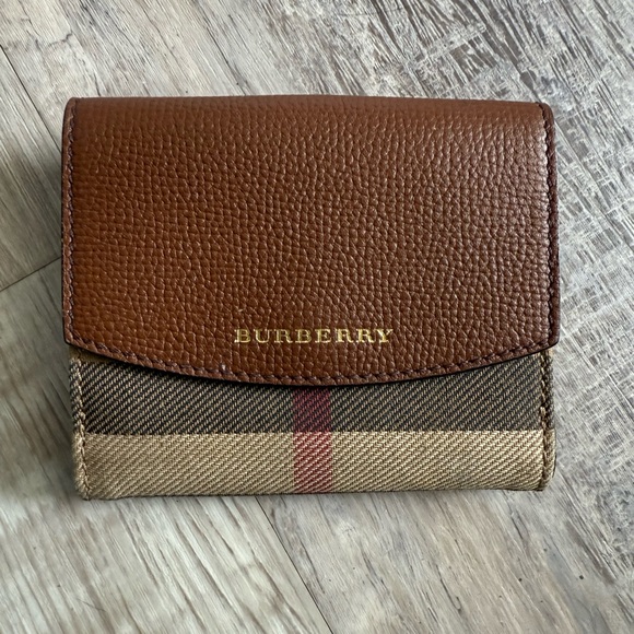 Authentic Burberry Brown Tan Wallet Plaid Canvas leather Wallet Like new trifold - Picture 1 of 8